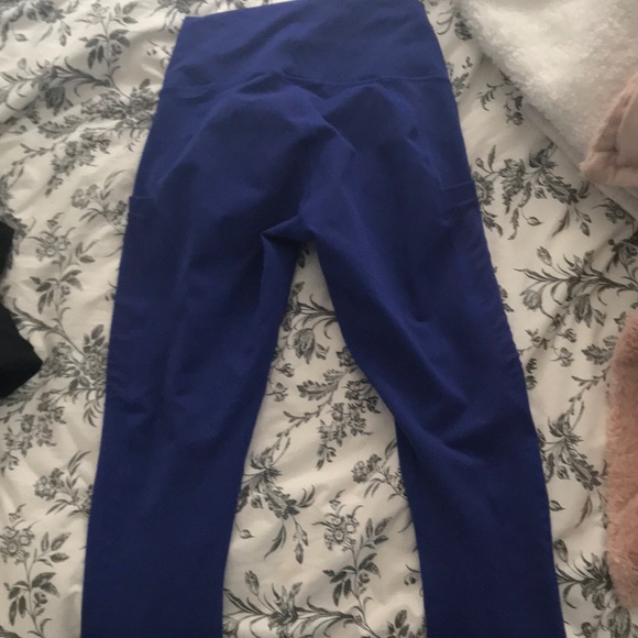 2 pairs of fabletics leggings